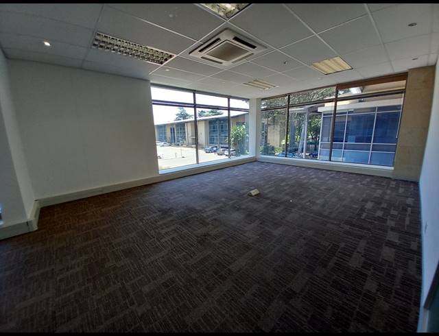701M² OFFICE TO LET IN BRYANSTON
